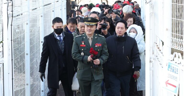 Read more about the article South Korean Colonel Who Accused President of Whitewash Is Acquitted