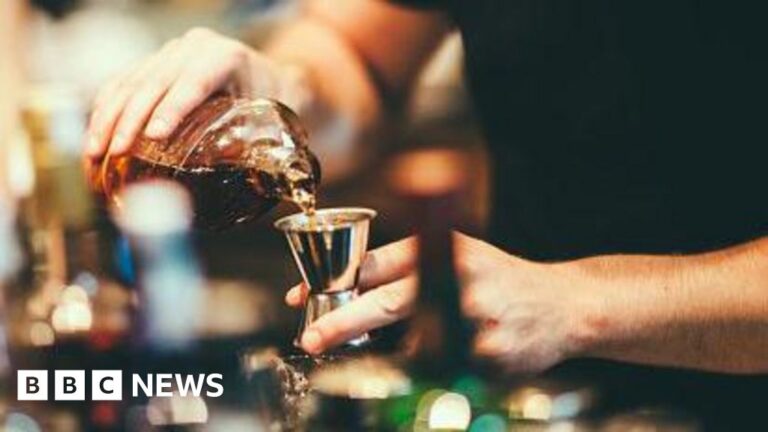 Read more about the article Strangers’ Bar in Parliament closed after report of drink spiking