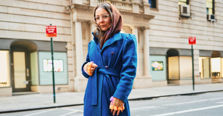 Read more about the article Street Style Trend of the Week: A Colorful Cobalt Trench Coat