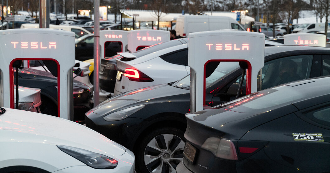 You are currently viewing Tesla and Chinese Carmakers Could Reap Billions From EU Emissions Rules