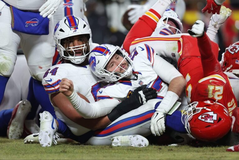 Read more about the article These Bills were different, but the outcome — a stinging playoff loss to the Chiefs — was the same