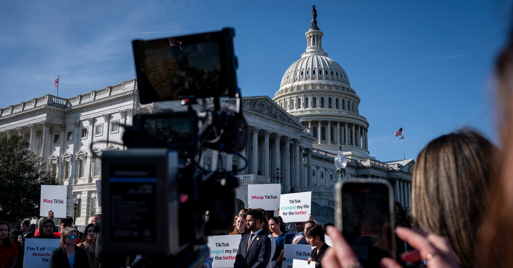 You are currently viewing TikTok and Government Clash in Last Round of Supreme Court Briefs