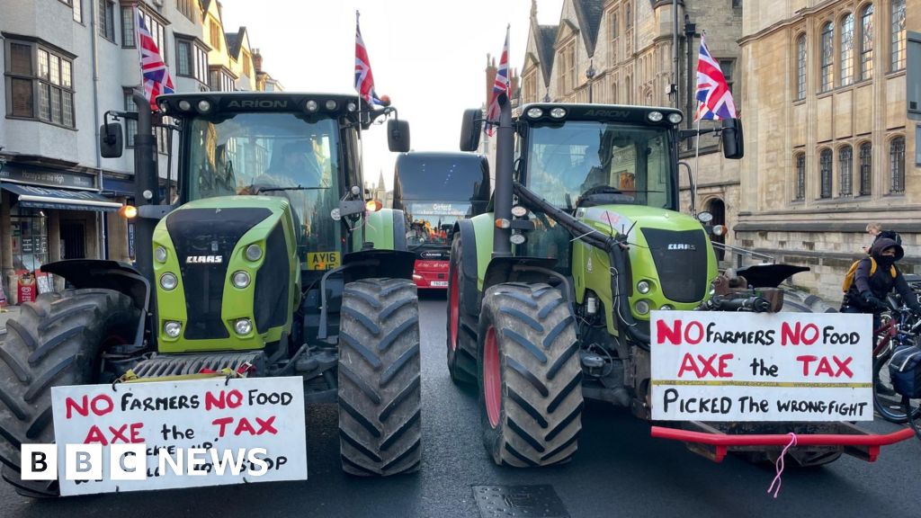 You are currently viewing Tractor protest as minister promises farmers ‘new deal’