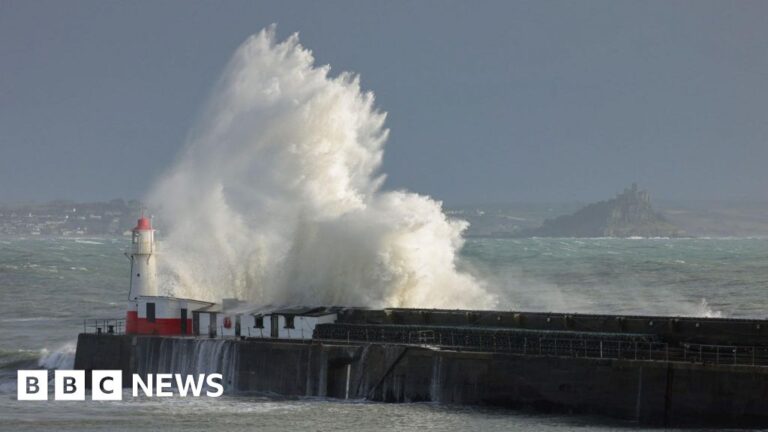 Read more about the article Weather warnings issued for strong winds and rain