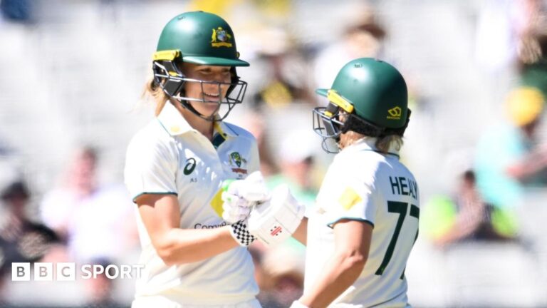 Read more about the article Women’s Ashes 2025: Annabel Sutherland hits 163 and England drop seven catches as Australia take control