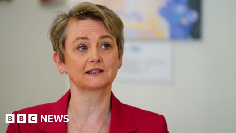 Read more about the article Yvette Cooper to reject call to widen extremism definition