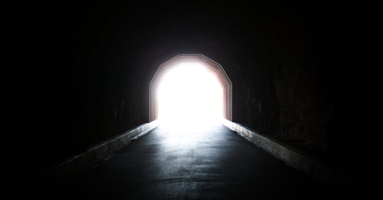 Read more about the article ‘Approaching the Light’: Peter Fenwick and Stories of Near-Death Experiences