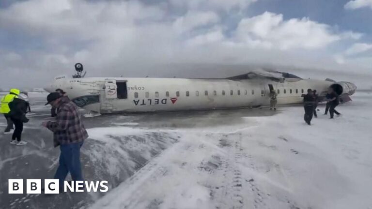 Read more about the article All passengers survive crash landing as plane flips at Toronto airport