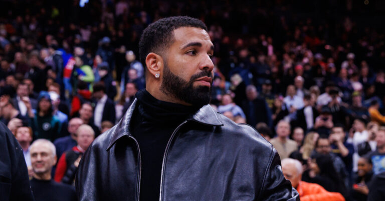 Read more about the article Drake Postpones 4 Australia and New Zealand Tour Dates