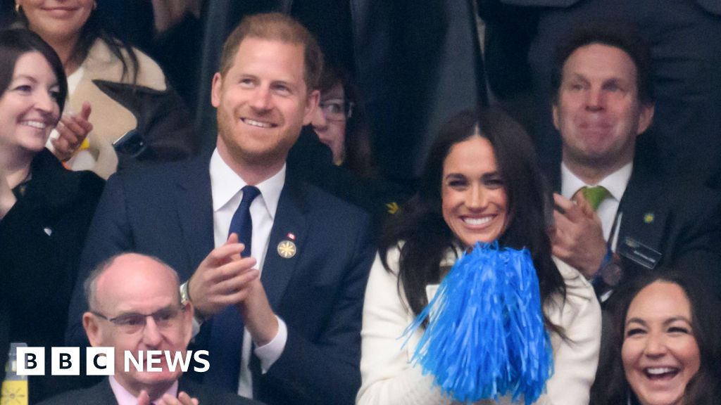 You are currently viewing Duke and Duchess Prince Harry and Meghan open Invictus Games in Canada