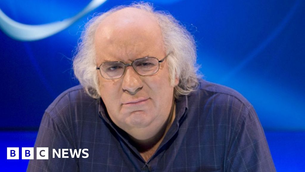 You are currently viewing Eggheads star quizzer Chris Hughes dies aged 77