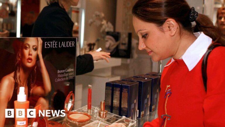 Read more about the article Estée Lauder to cut up to 7,000 jobs as sales fall