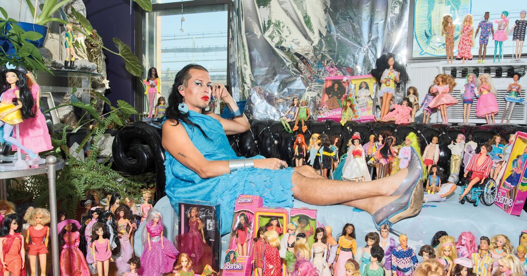 You are currently viewing How Gage Spex Turned Their New York Apartment Into a Barbie Dollhouse