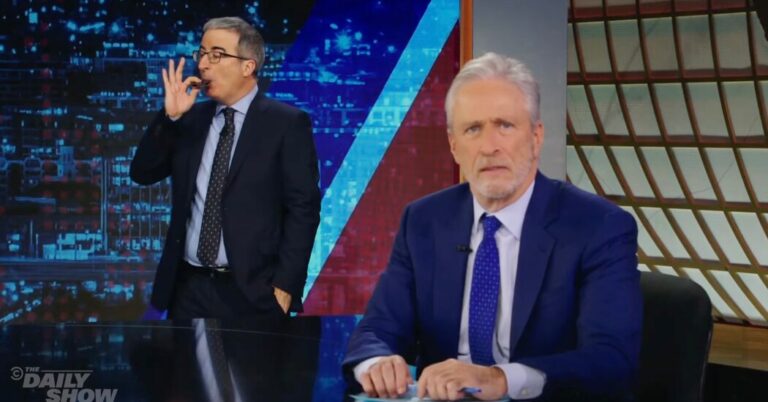 Read more about the article John Oliver Interrupts Jon Stewart’s Monologue on ‘The Daily Show’