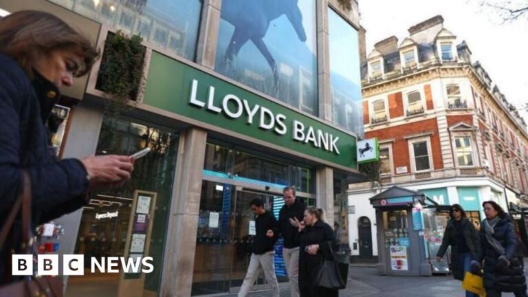 Read more about the article Lloyds earmarks £1.2bn for potential payouts