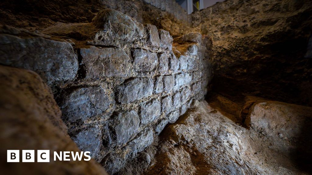 Read more about the article London’s first Roman basilica found under office basement