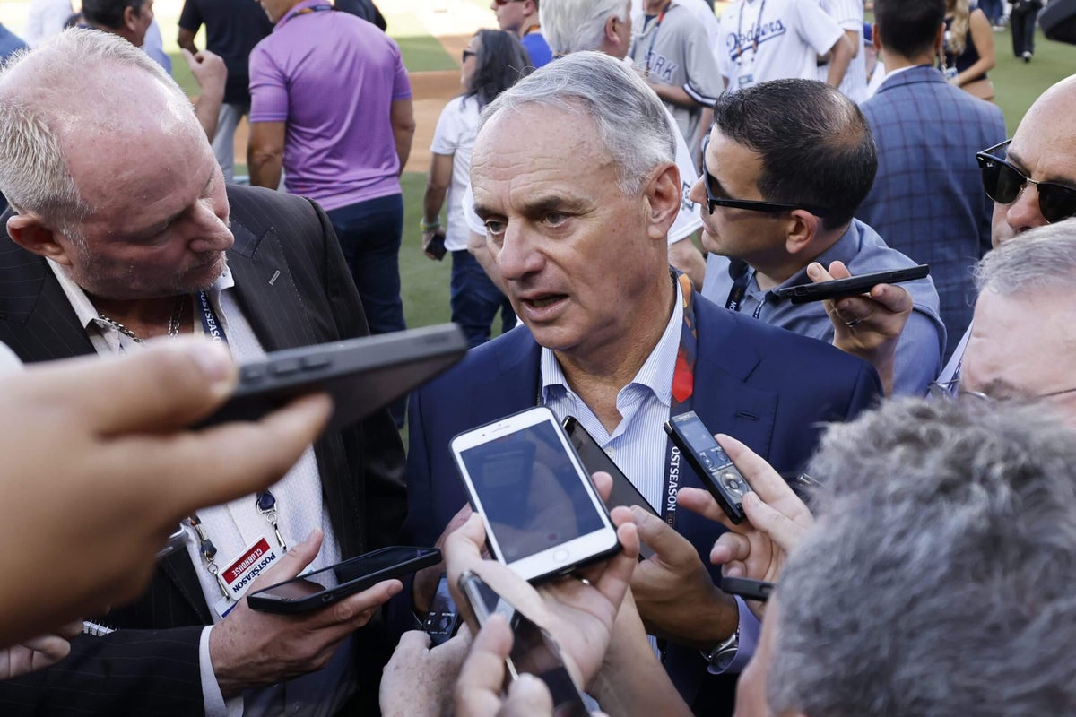 Read more about the article Marchand: With ESPN opt-out, MLB commissioner Rob Manfred creates another TV mess