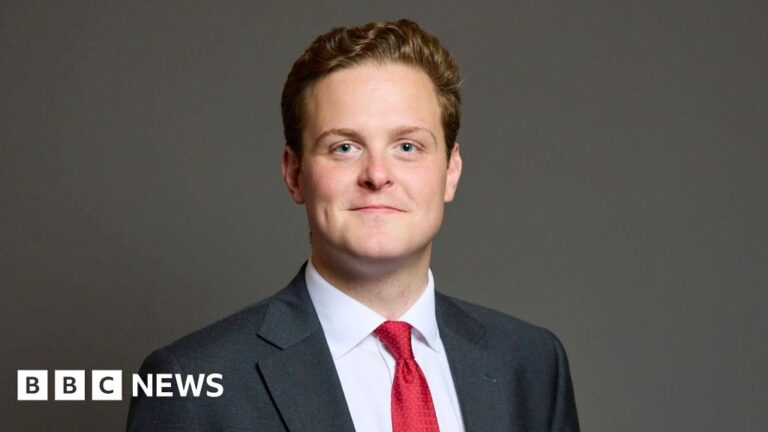 Read more about the article Oliver Ryan suspended as Labour MP over Whatsapp messages