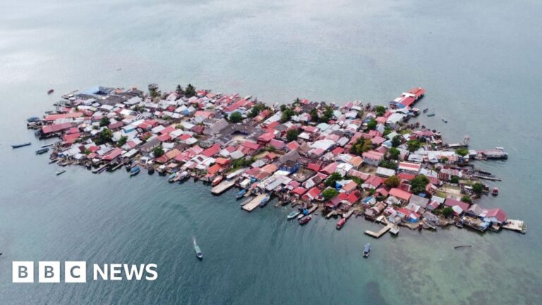 Read more about the article The Panama community that fled its drowning island