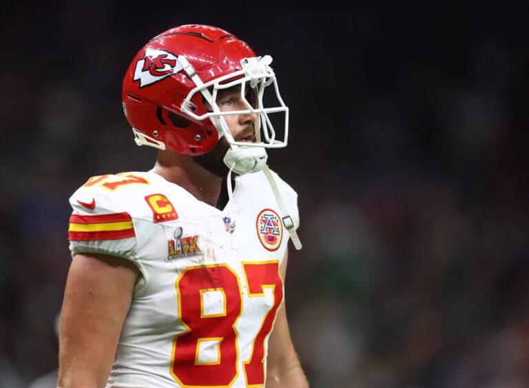 Read more about the article Travis Kelce passes Jerry Rice for most career Super Bowl receptions in loss to Eagles