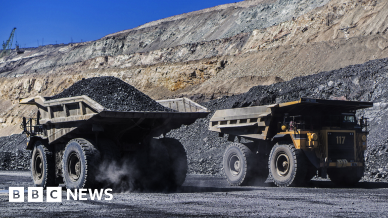 Read more about the article Ukraine and US agree terms of major minerals deal