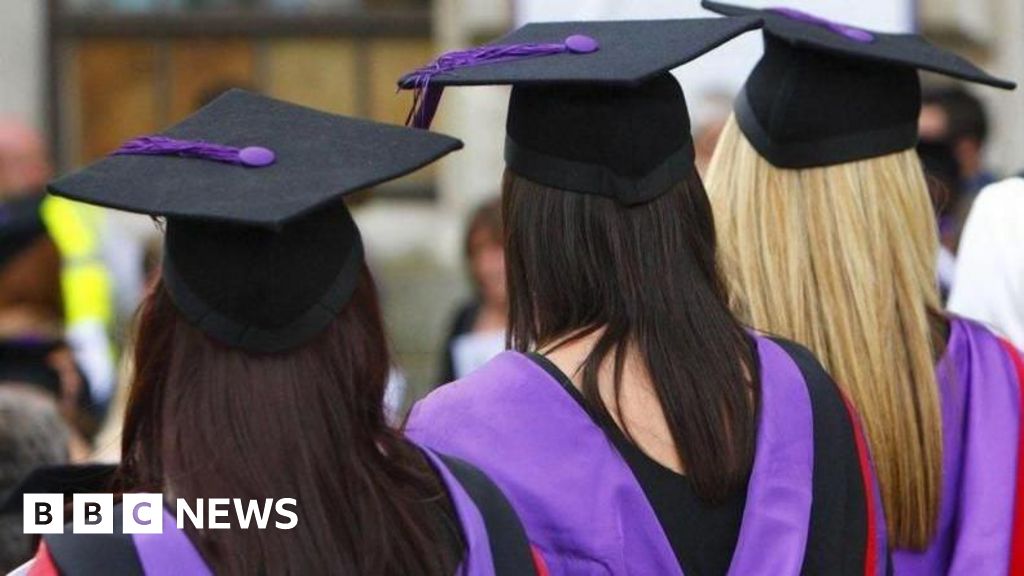 Read more about the article University applications drop leading to economy concerns