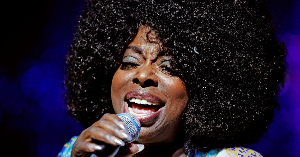 You are currently viewing Angie Stone, Hip-Hop Pioneer Turned Neo-Soul Singer, Dies at 63