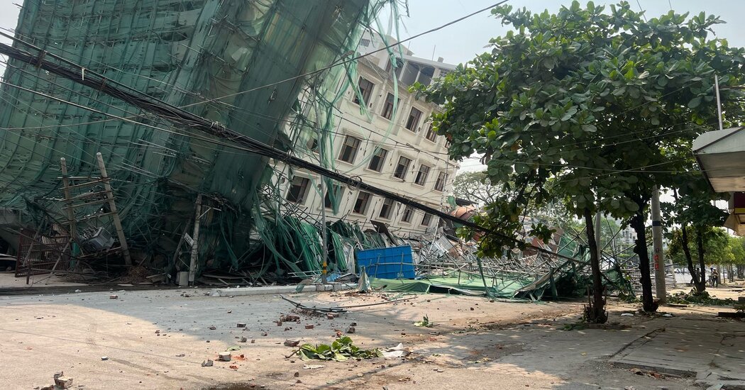You are currently viewing Death Toll in Myanmar Quake Rises to Nearly 700: Live Updates