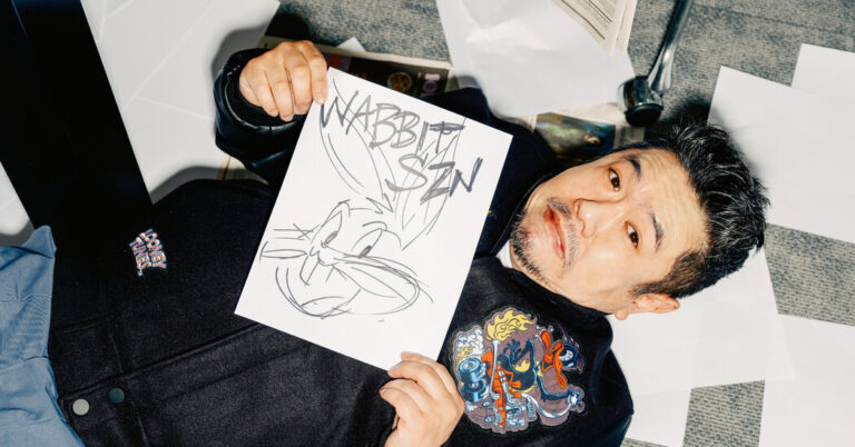 Read more about the article Eric Bauza Voices Bugs Bunny and More Looney Tunes Greats