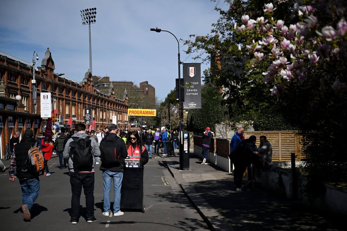 You are currently viewing Funfairs, river walks and Hugh Grant – welcome to Fulham (away)