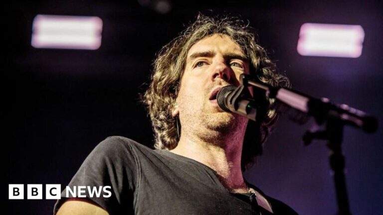 Read more about the article Gary Lightbody was ‘broken’ by father’s death