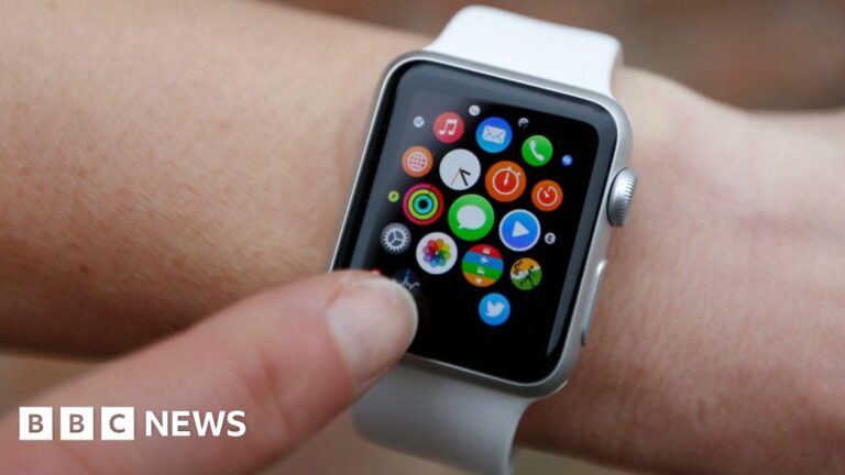 Read more about the article Global smartwatch sales fall for first time