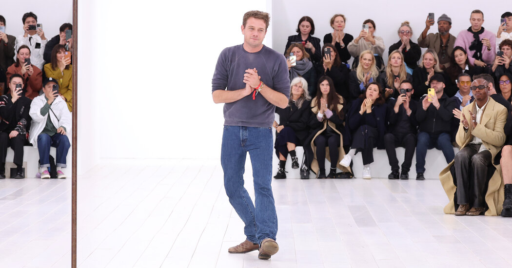 You are currently viewing Jonathan Anderson Is Leaving Loewe After Rampant Rumors
