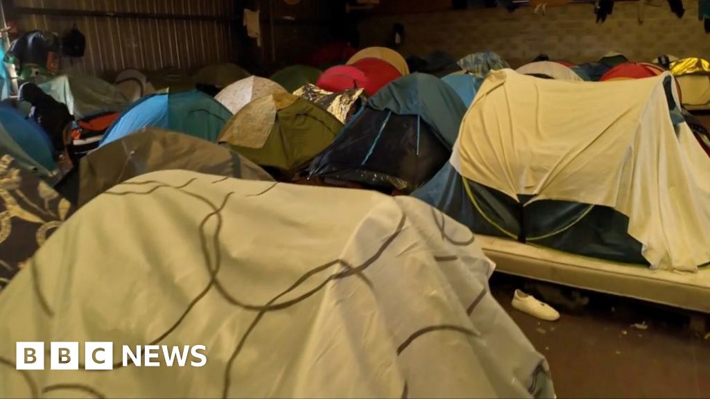 You are currently viewing Mayor calls for Keir Starmer to visit Calais migrant camps