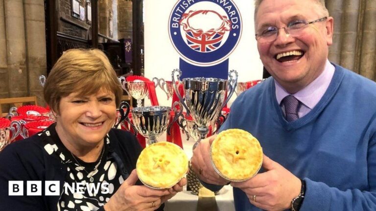 Read more about the article Scottish kebab pie crowned UK ‘pie of pies’