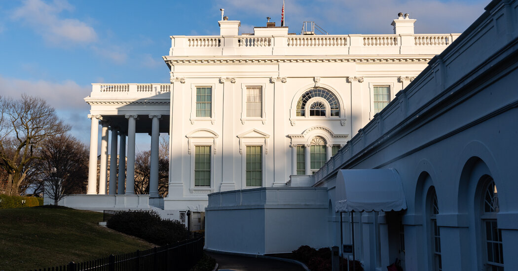 You are currently viewing Secret Service Shoots Armed Man Near the White House