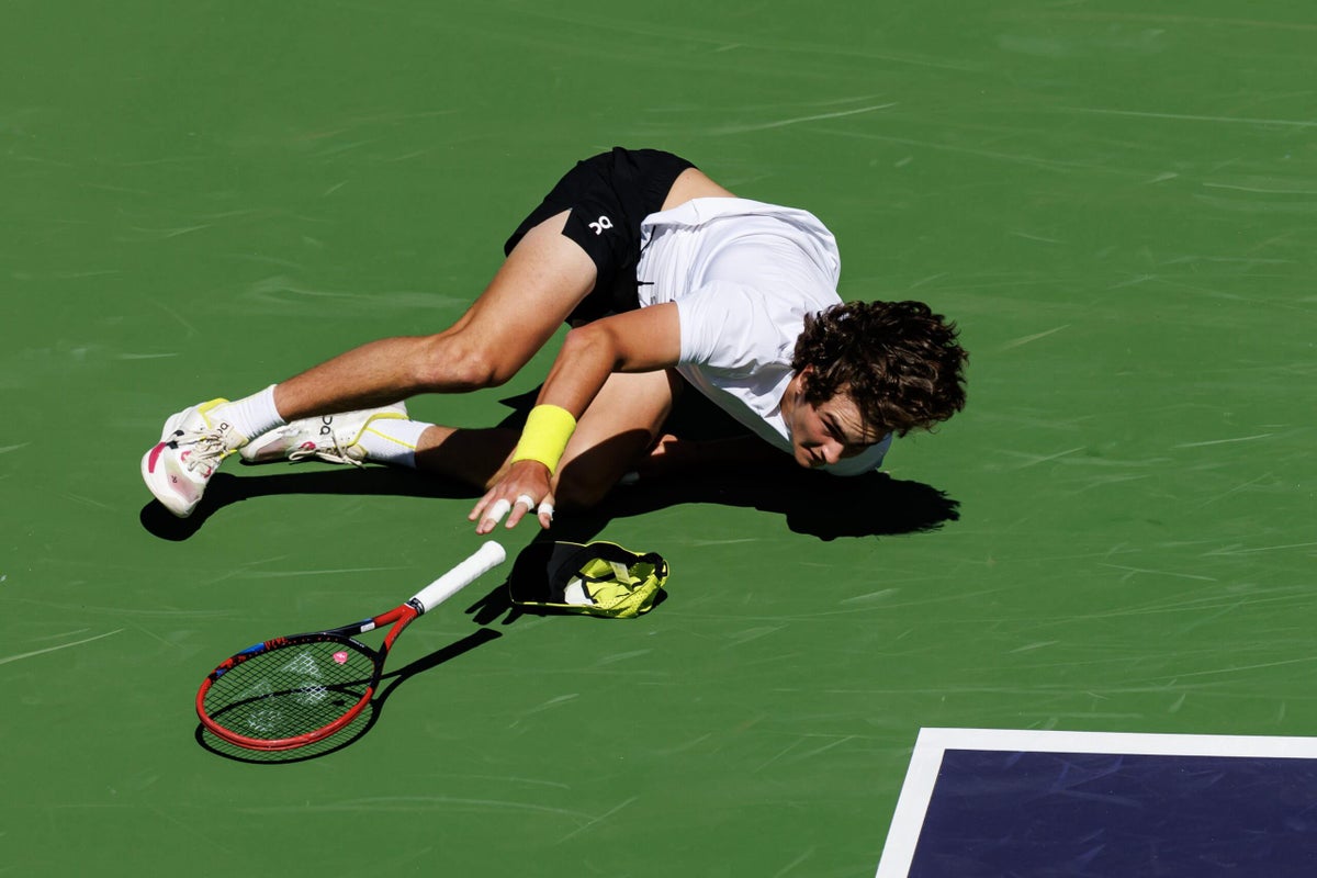 You are currently viewing Tennis bends to the wind’s will at Indian Wells as desert weather blows players off course