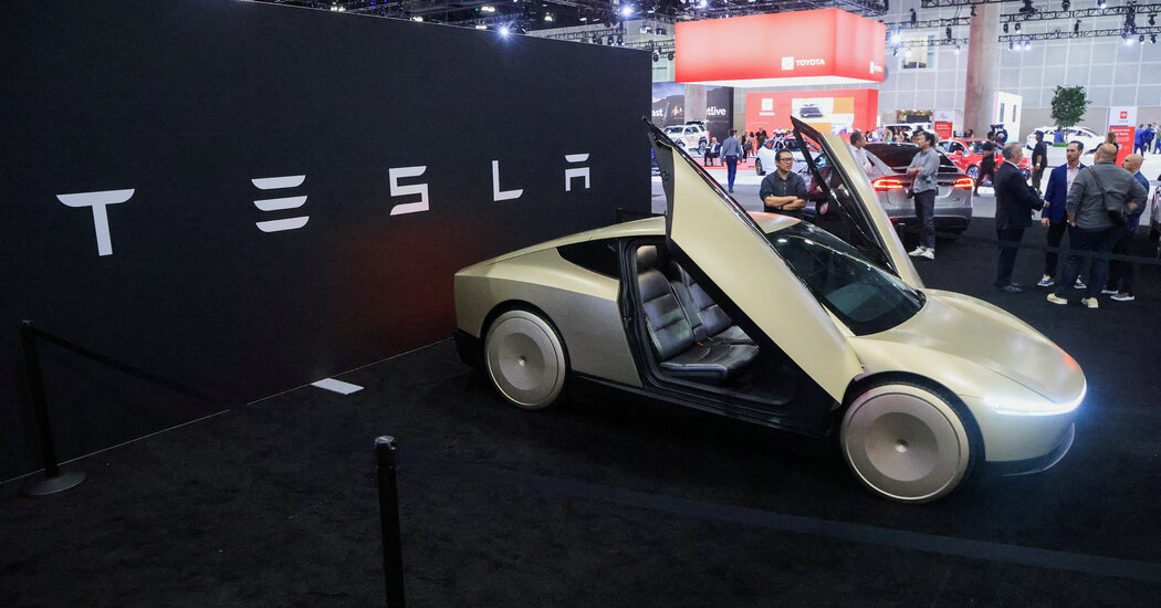 Read more about the article Tesla Wins California Permit to Begin Offering Rides