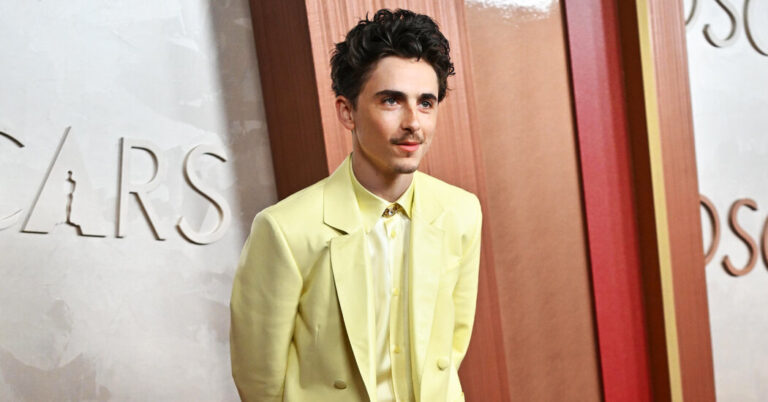 Read more about the article Timothée Chalamet Wears Butter-Colored Givenchy Suit at Oscars