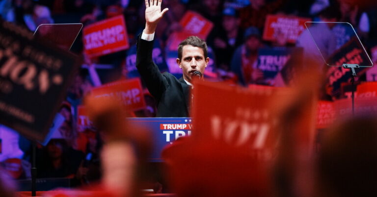 Read more about the article Tony Hinchcliffe, the Trump Rally Comedian, Lands a Netflix Deal