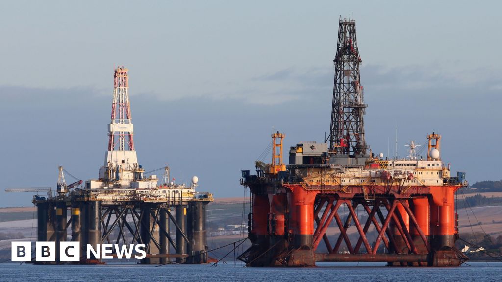 You are currently viewing UK government to end North Sea windfall tax in 2030