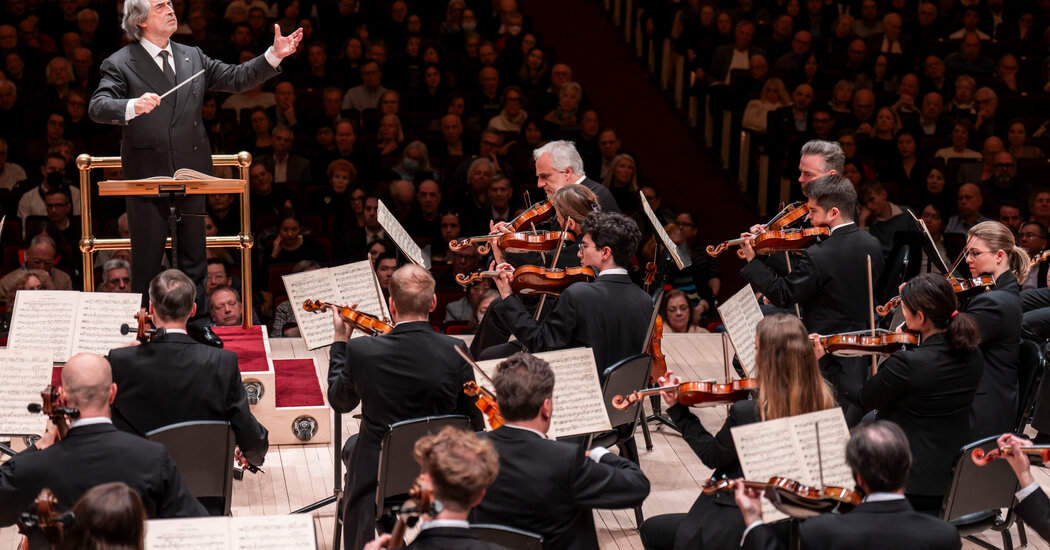 Read more about the article Vienna Philharmonic and Riccardo Muti Return to Carnegie Hall