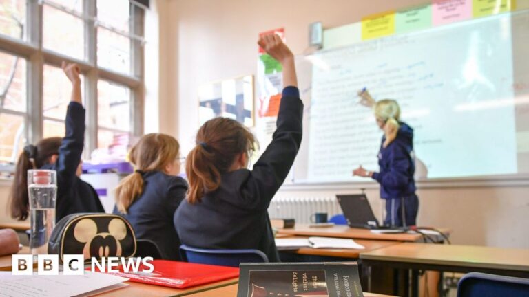 Read more about the article Welsh schools limit subjects due to staff shortage