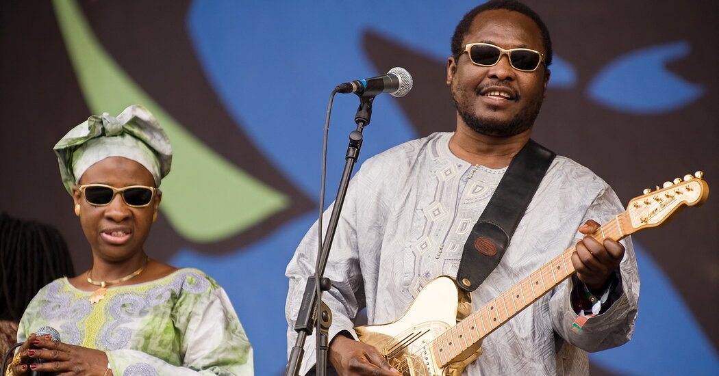 You are currently viewing Amadou Bagayoko, Half of Malian Duo Who Went Global, Dies at 70