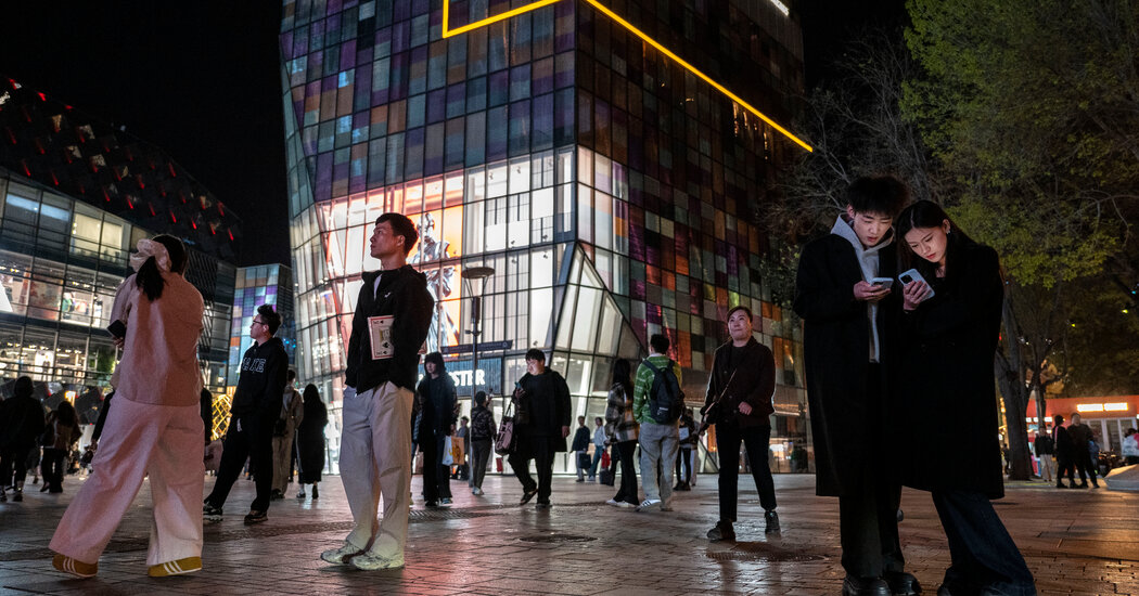 Read more about the article China Tries to Downplay the Trade War’s Effects on Its Economy