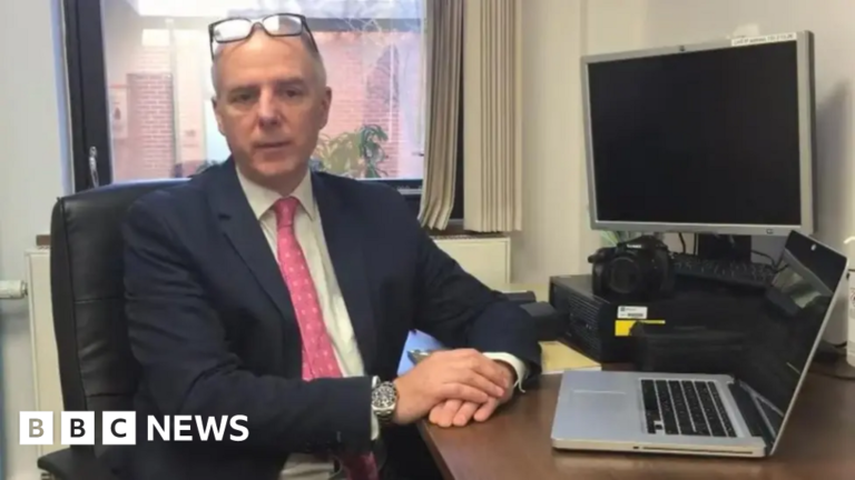 Read more about the article How a surgeon tried to avoid justice for years after stabbing colleague