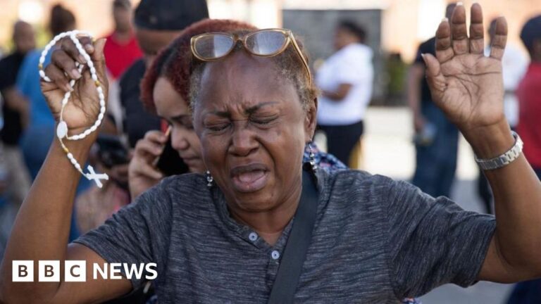 Read more about the article Roof collapse at Dominican Republic nightclub kills at least 44