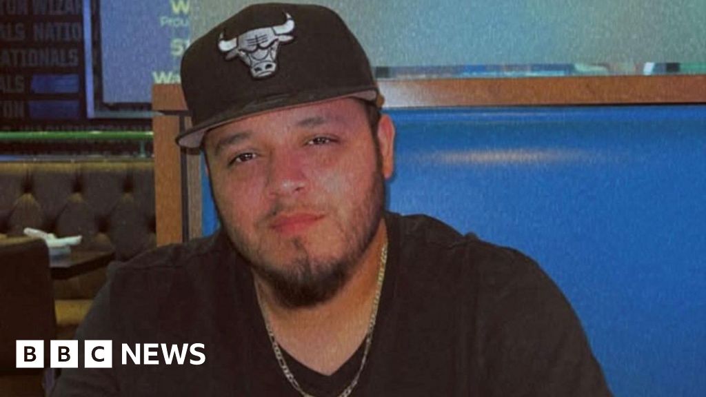 You are currently viewing Supreme Court rules Trump officials must ‘facilitate’ release of man deported to El Salvador