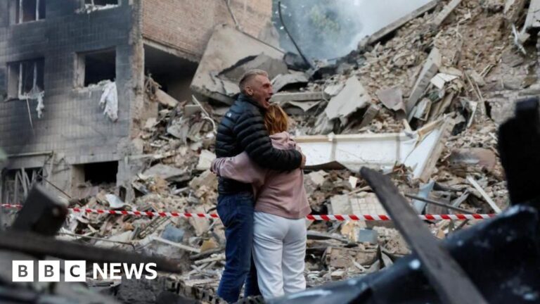 Read more about the article At least 15 killed and dozens injured in Russian strike on Kyiv