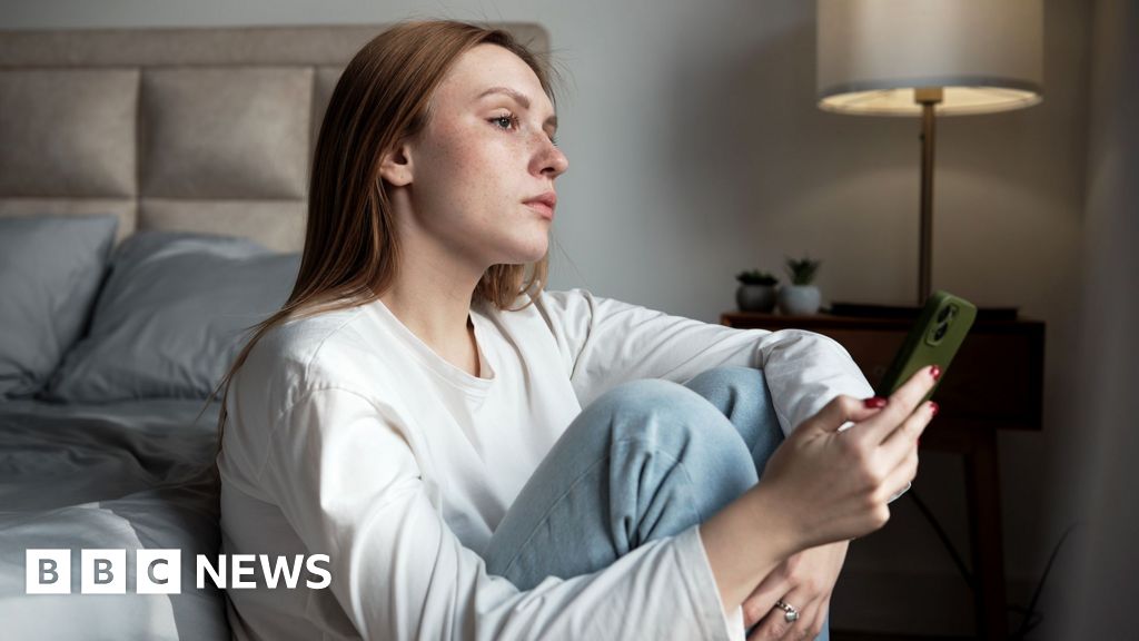 You are currently viewing Dating app scam victims told ‘don’t suffer in silence’